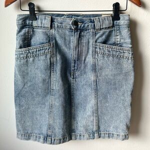 WE THE FREE Light Blue Wash Denim Skirt Size 26